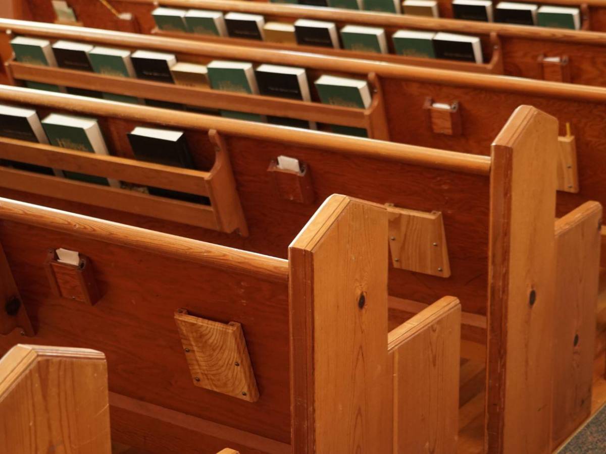 Pastor es acusado por explotación sexual infantil en Carolina del Norte