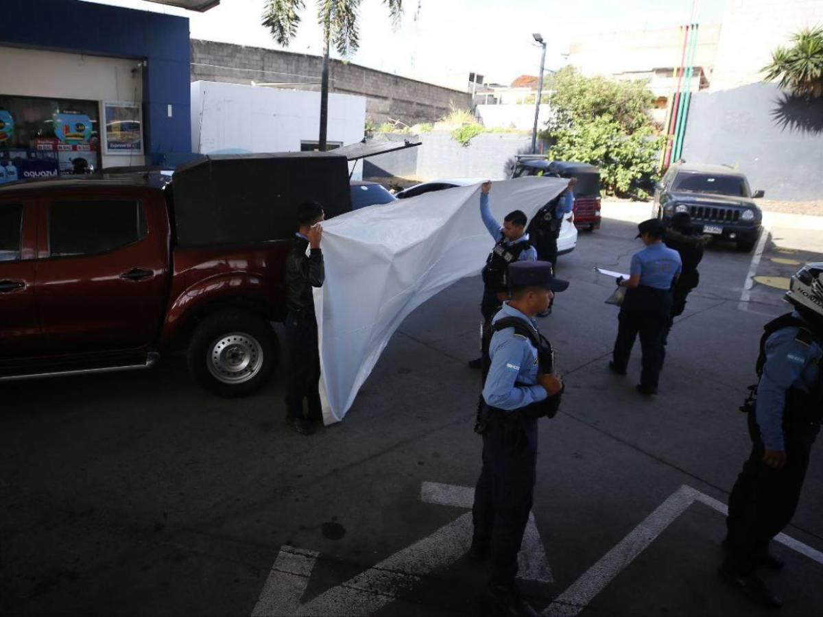 Imágenes de dolor e impotencia: acribillan a mototaxista en una gasolinera de Comayagüela