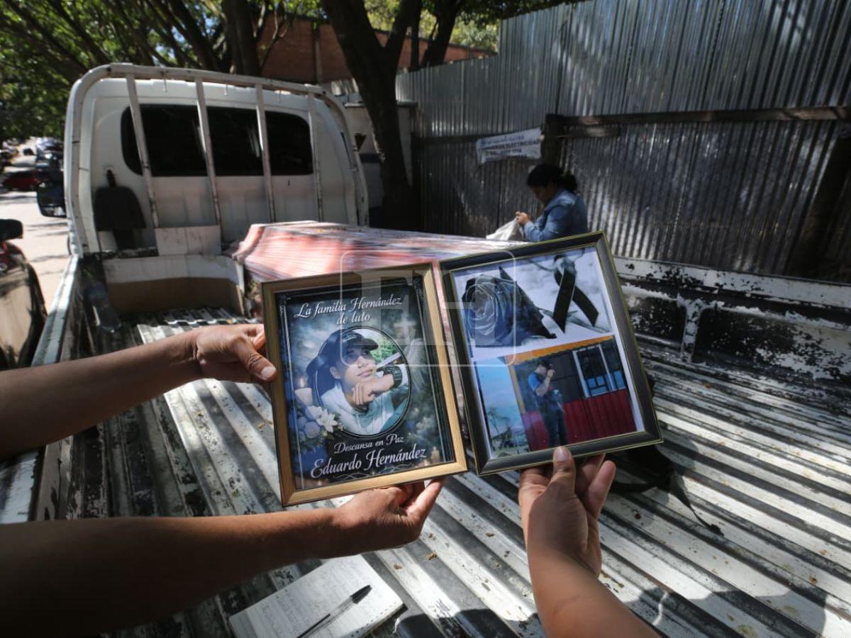 Dos jóvenes comerciantes: retiran los cuerpos de las víctimas del accidente en Talanga