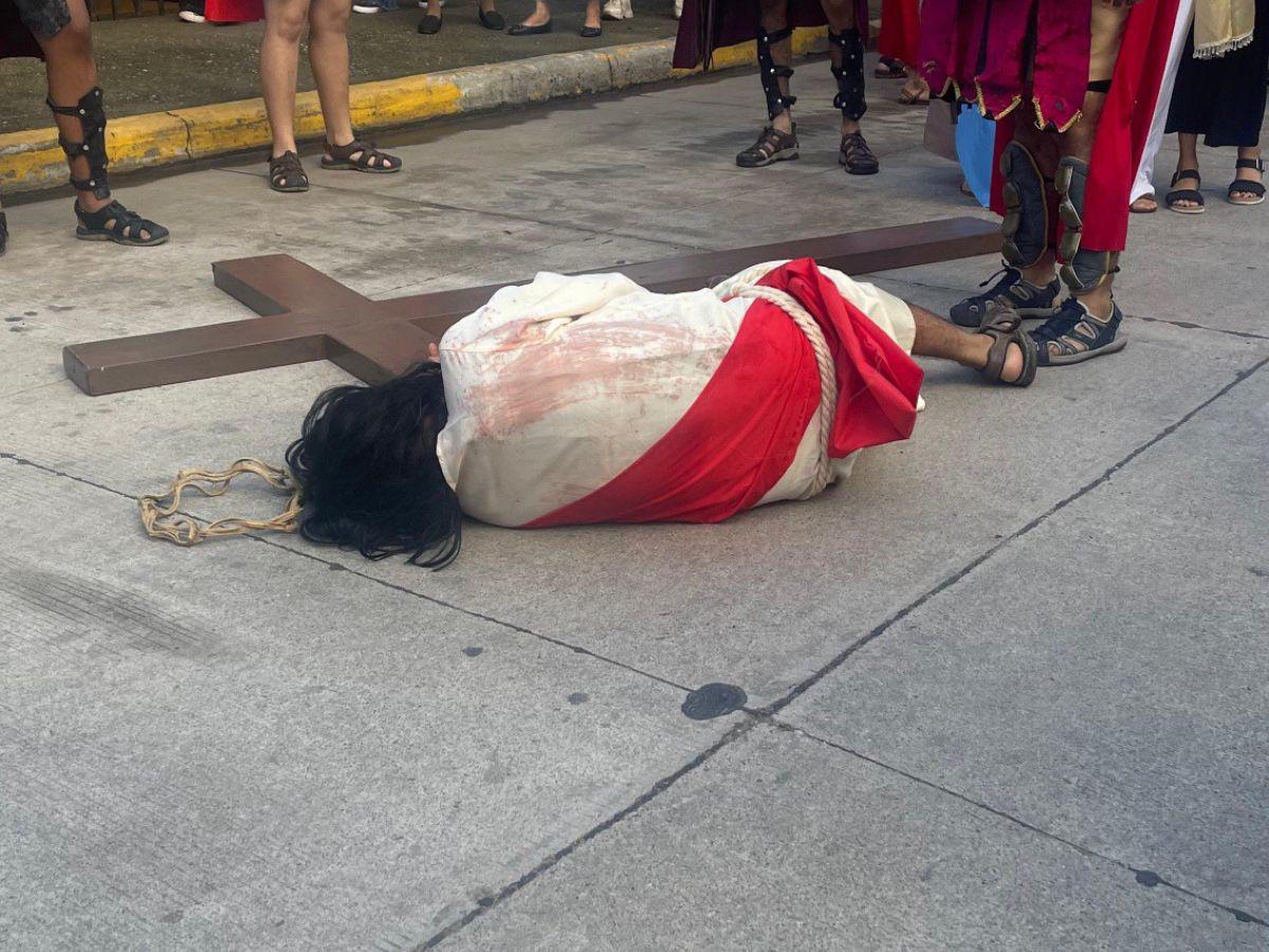 Devoción y fe: así se desarrolla el viacrucis en Olanchito, Yoro