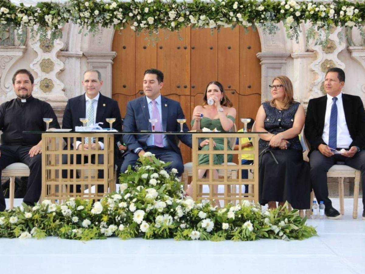 ¡Dijeron que sí! 350 parejas unieron sus vidas en las bodas gratis de la AMDC