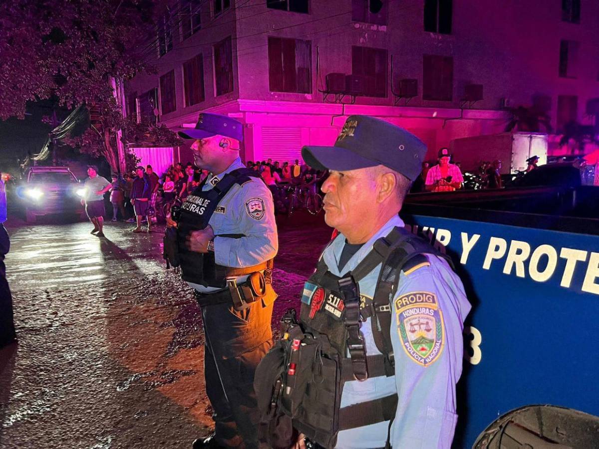 Imágenes de incendio devorador en Mercado Medina en SPS: Todo está rostizado ya