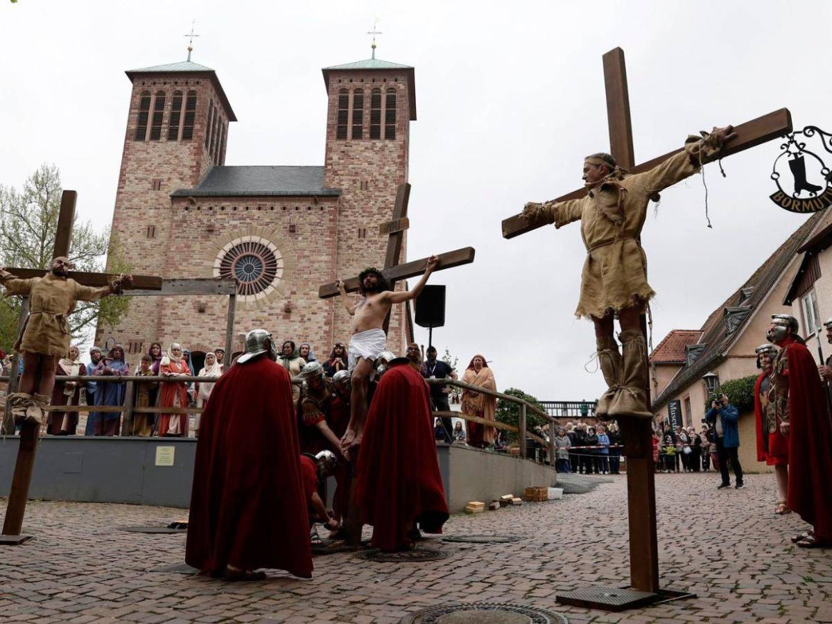 Tradición en Alemania: así se representa el Vía Crucis en Viernes Santo Tradición en Alemania: así se representa el Vía Crucis en Viernes Santo