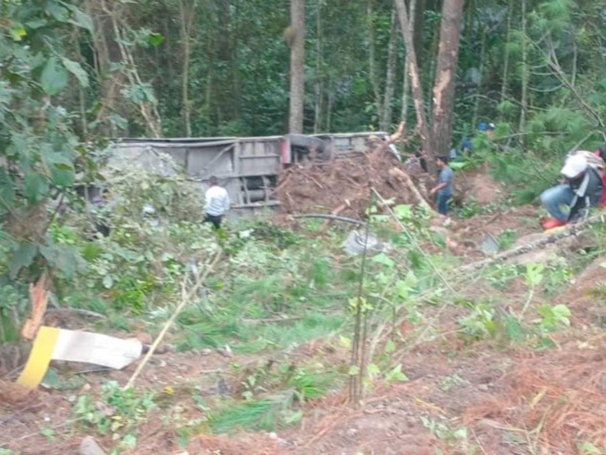 En fotos: varias personas heridas deja volcamiento de un bus en Jesús de Otoro