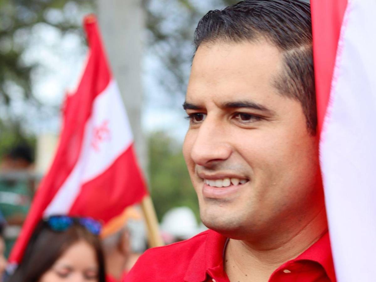 Libre se convirtió en lo que criticaba: Frases de Jhosy Toscano, elegido a sustituir a Ana Paola Hall