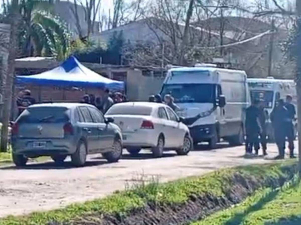 Hallan a mujer enterrada en su jardín en Argentina, ¿su hija de 15 años la mató?