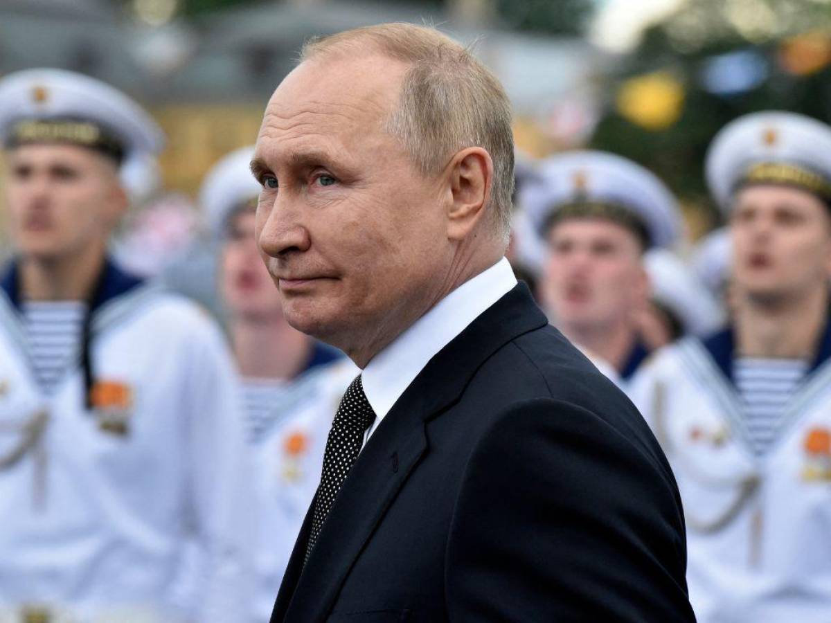 Putin anuncia que flota rusa se equipará con misil de crucero hipersónico Zircon