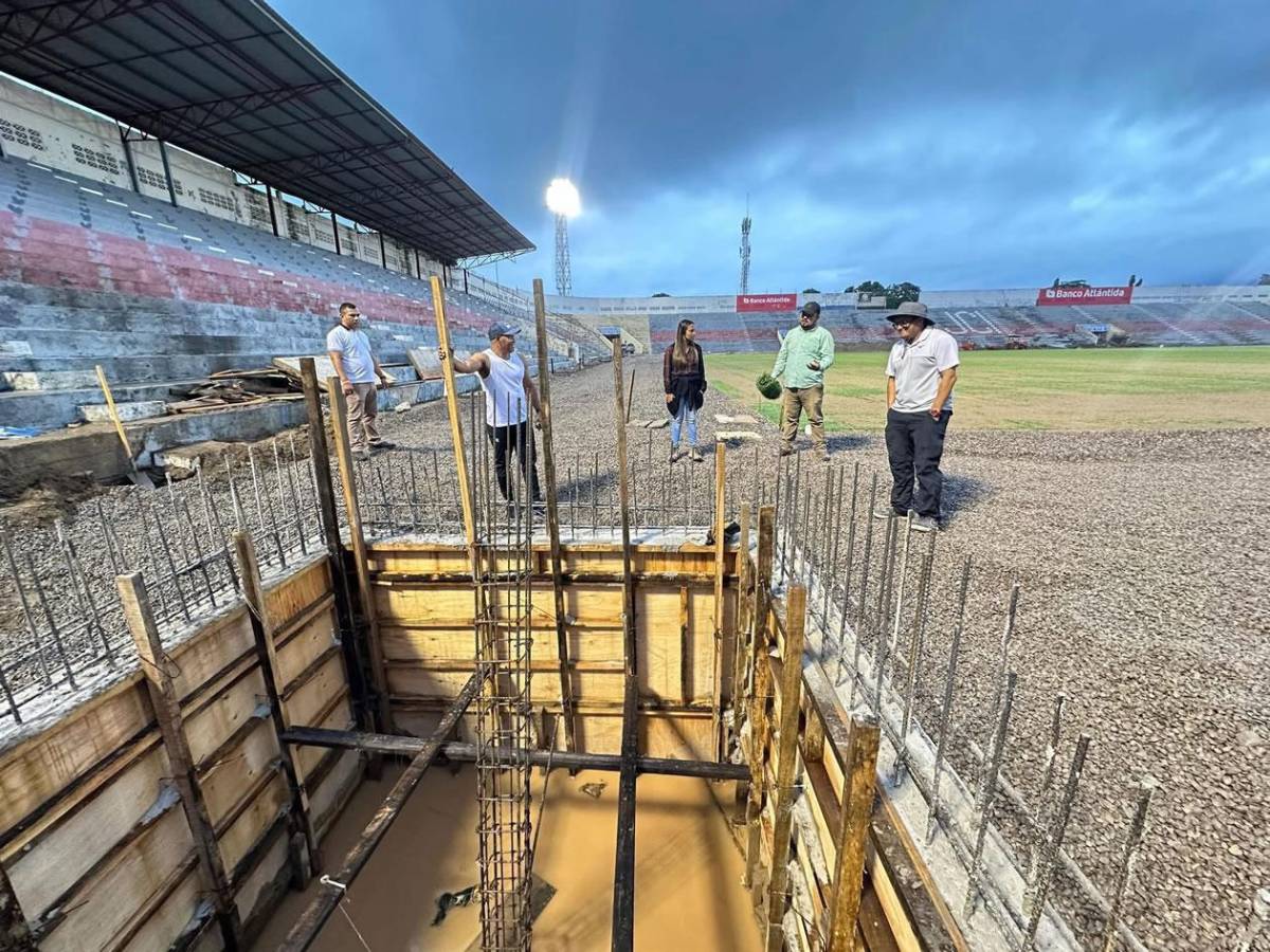 Así avanzan los trabajos de la nueva grama híbrida del estadio Ceibeño Así avanzan los trabajos de la nueva grama híbrida del estadio Ceibeño