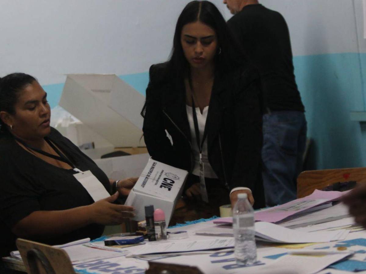 Inicia el escrutinio en el Instituto Jesús Milla Selva, en el Distrito Central