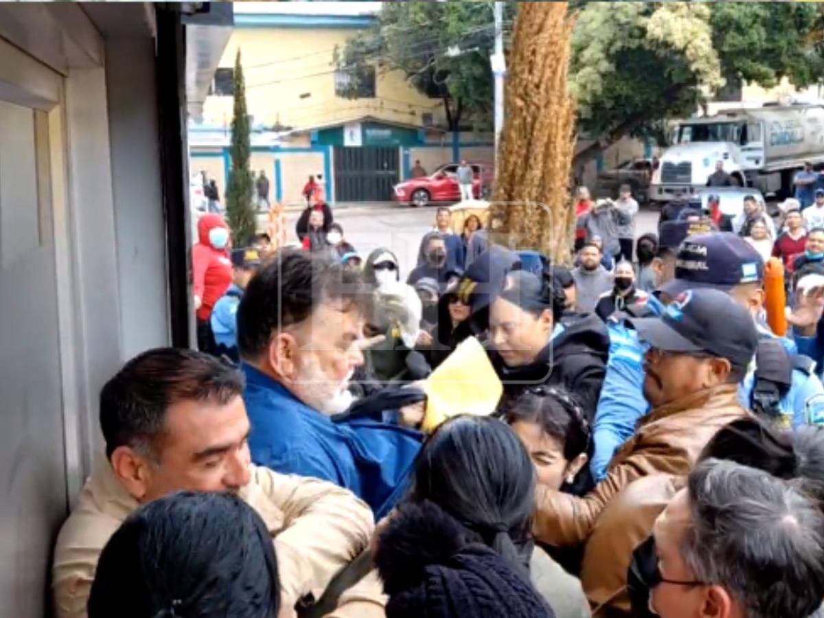 Entre insultos, así fue la agresión que sufrió Rolando Contreras por simpatizantes de Libre