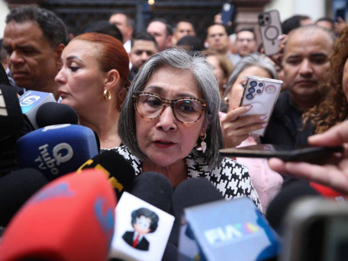 Las imágenes que dejó la sesión de la oposición en los bajos del Congreso Nacional