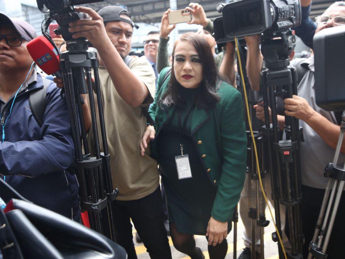 “Grupo élite” del TSC llega al CNE para indagar contratos del traslado de maletas electorales