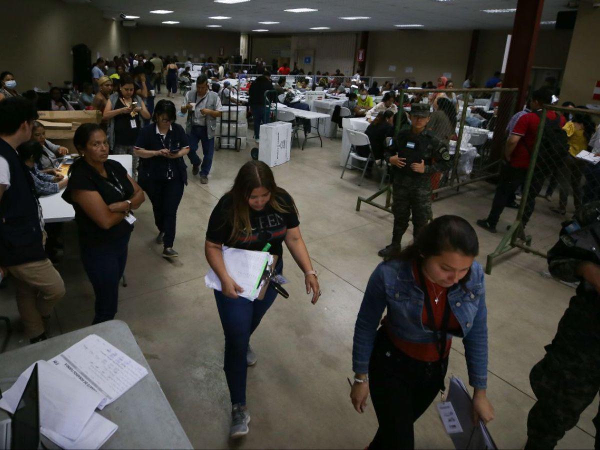 Opacidad en el Centro Logístico: Restringen acceso a la prensa en escrutinio de Libre, pero no del PL y PN