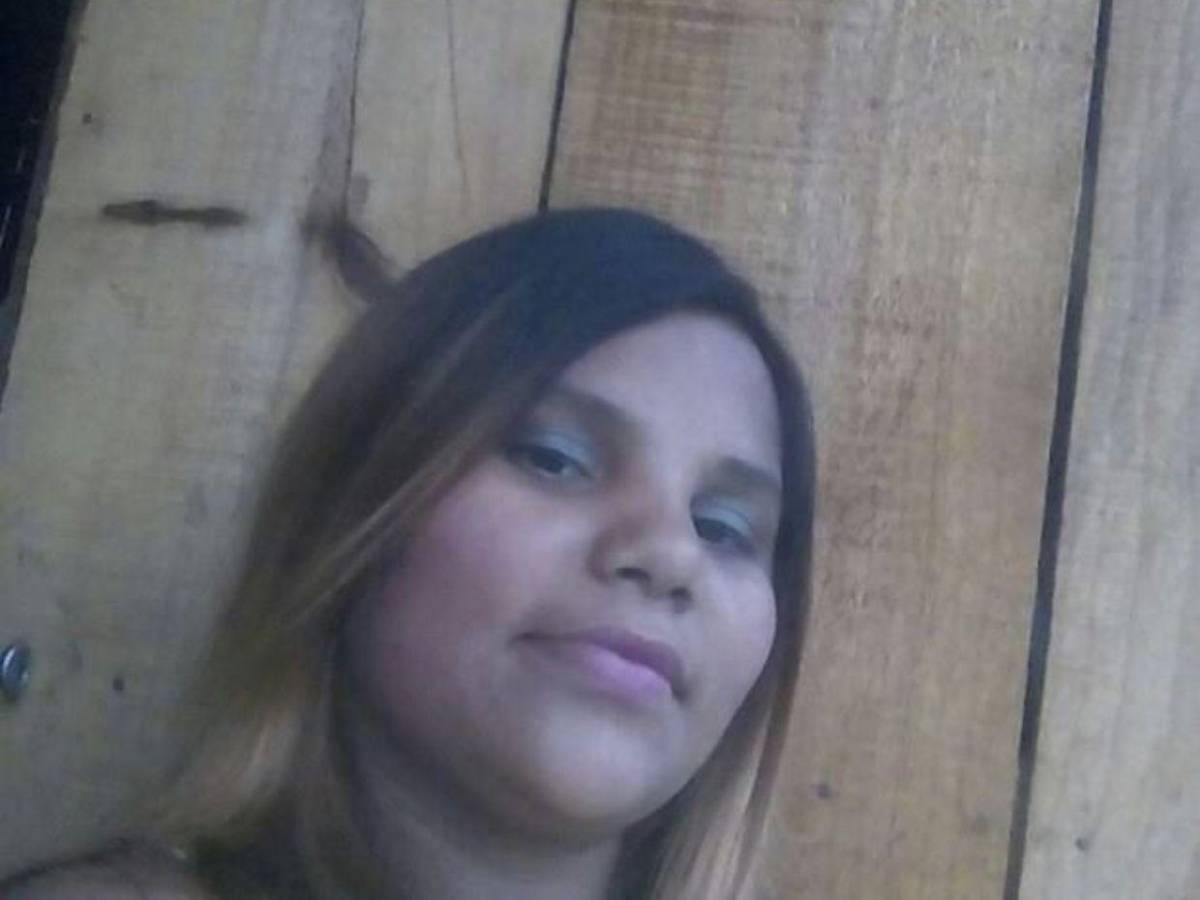 Sacó a sus hijos antes de morir: Luz Triminio, madre soterrada tras colapsar su casa en Comayagüela