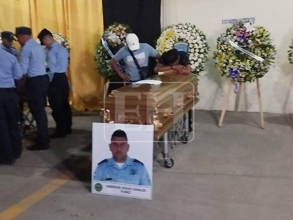 Con todos los honores: así despiden a cinco policías abatidos en masacre de Corinto, Omoa