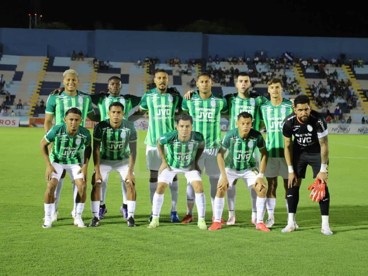 Lindas chicas e imágenes inéditas que está dejando el Victoria vs Marathón en La Ceiba