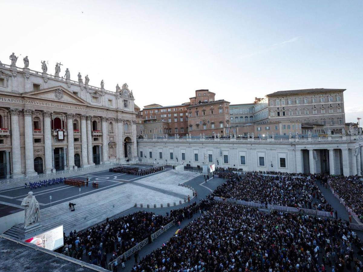 Multitud histórica: más de 150,000 personas recibieron al Papa León XIV