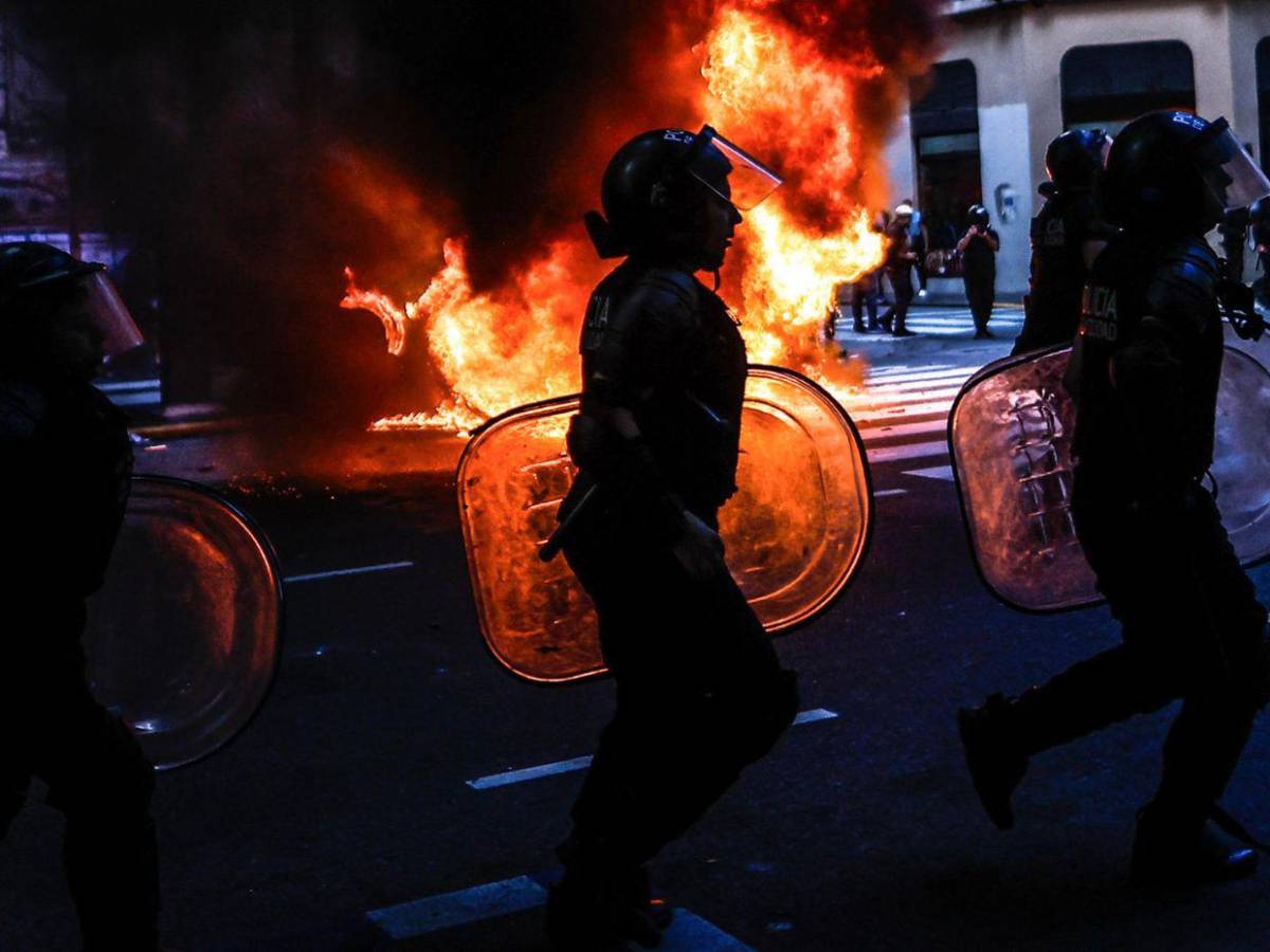 39 personas detenidas y caos deja la marcha de los jubilados en Buenos Aires