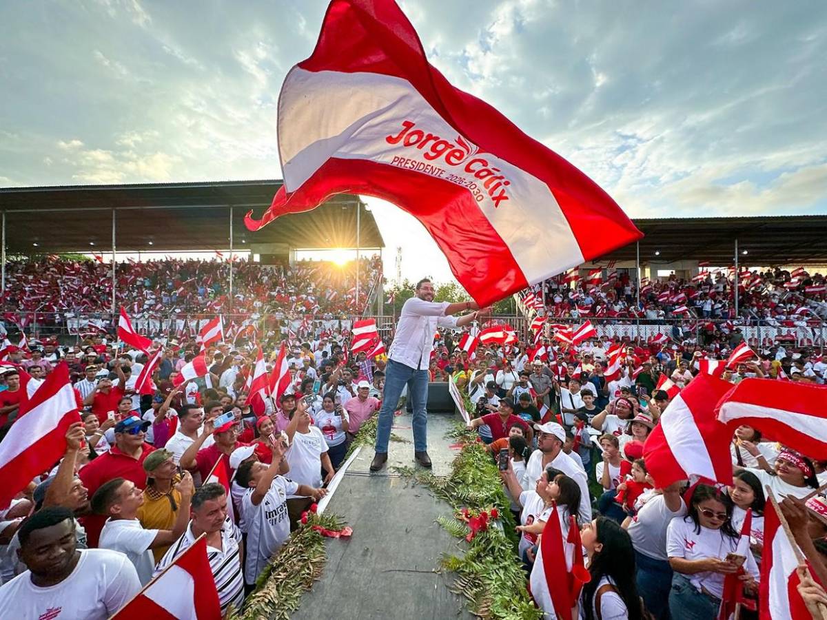 “El Partido Liberal está de pie”: Jorge Cálix en su cierre de campaña