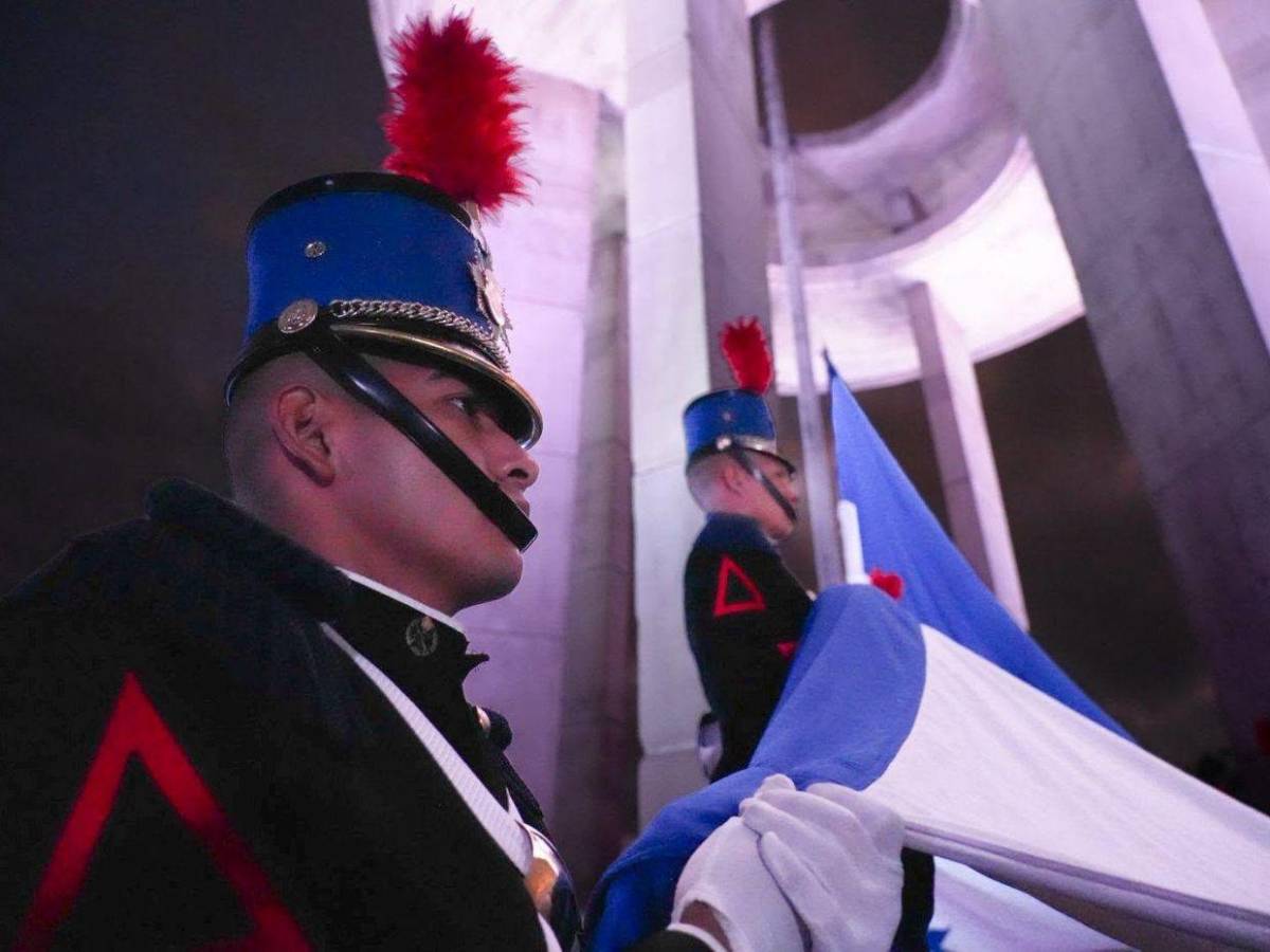 EN FOTOS: Con el acto de izamiento, Honduras conmemora el Día de la Bandera este 1 de septiembre