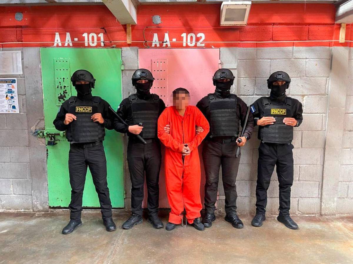 Cero privilegios y suspenden visitas: Llegan duras medidas a cárceles tras ley contra terroristas