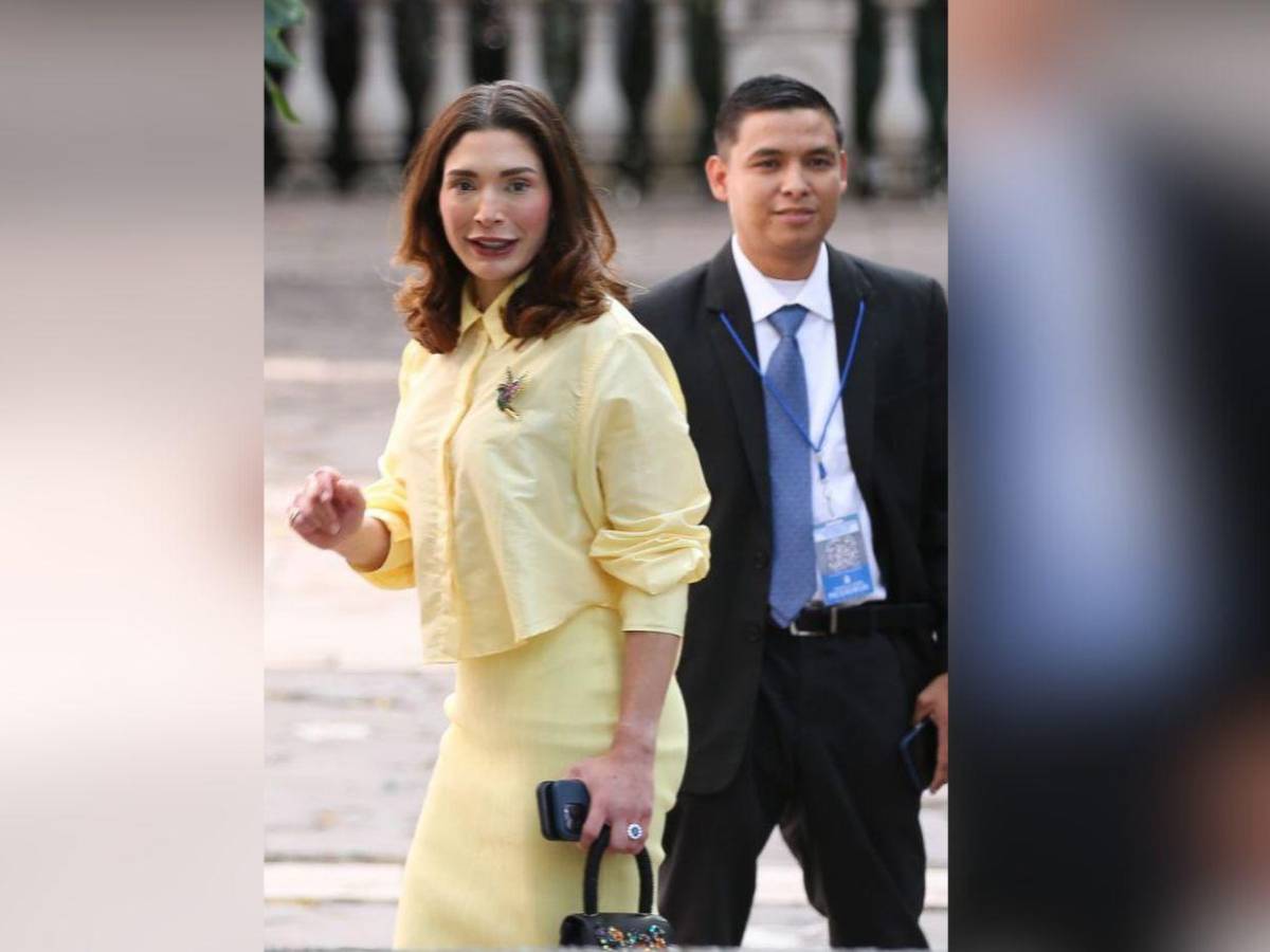 Tonos blancos y pasteles: Así vistieron las damas en la toma de posesión