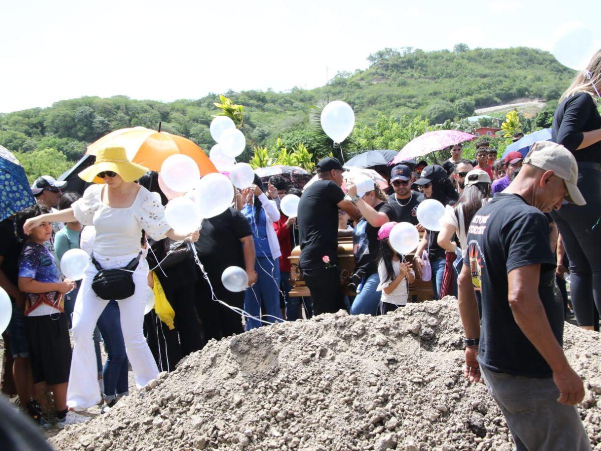 Milagro Flores se quebranta en el sepelio de Mayra Tercero: “Es un balde de agua fría