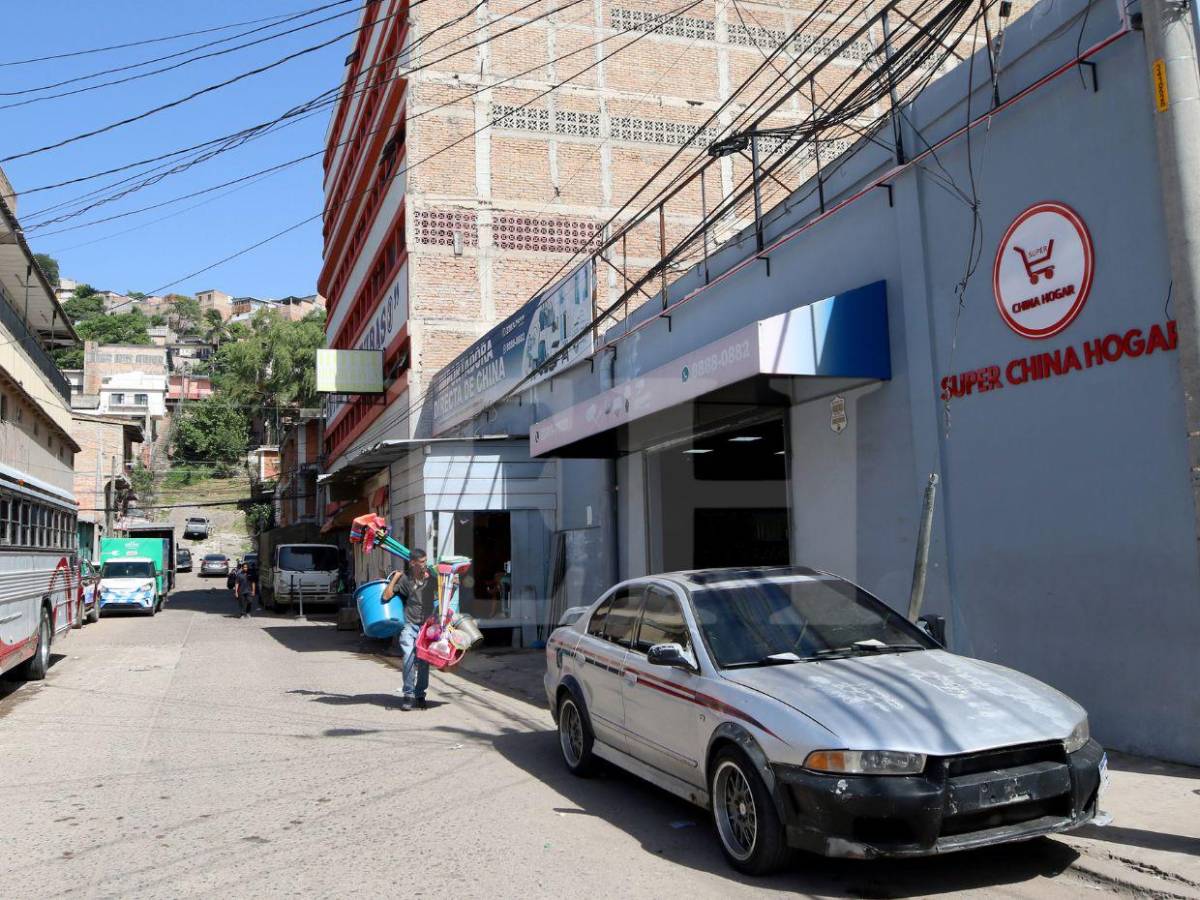 Competencia desleal: Comercios chinos van ganando terreno en la capital