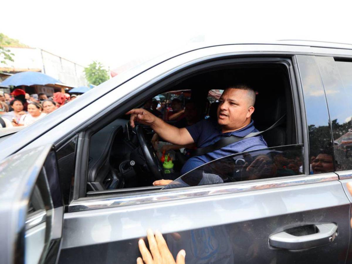 Sonriente y sin preocupación: así se retiró gerente de Koriun tras incumplir pago