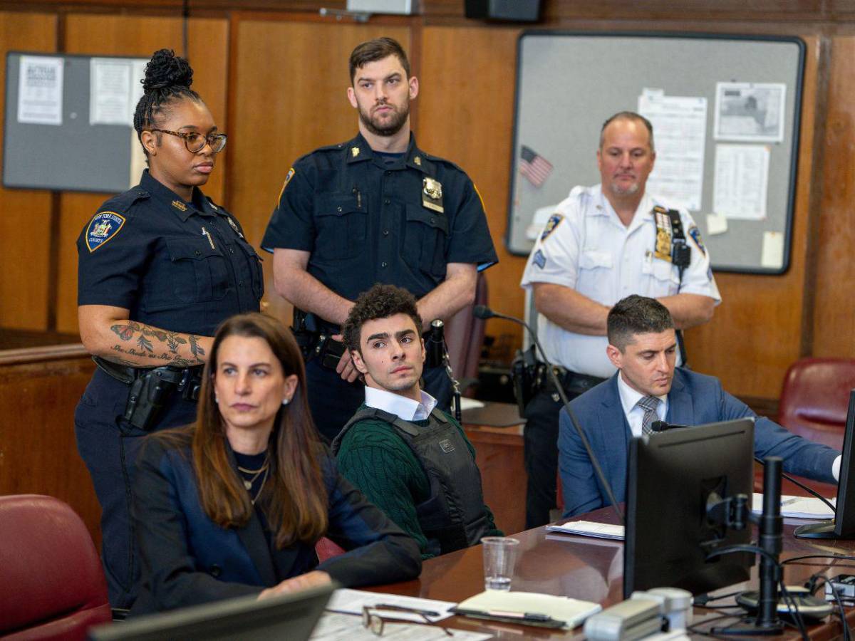 Luigi Mangione regresa al tribunal de Nueva York con chaleco antibalas