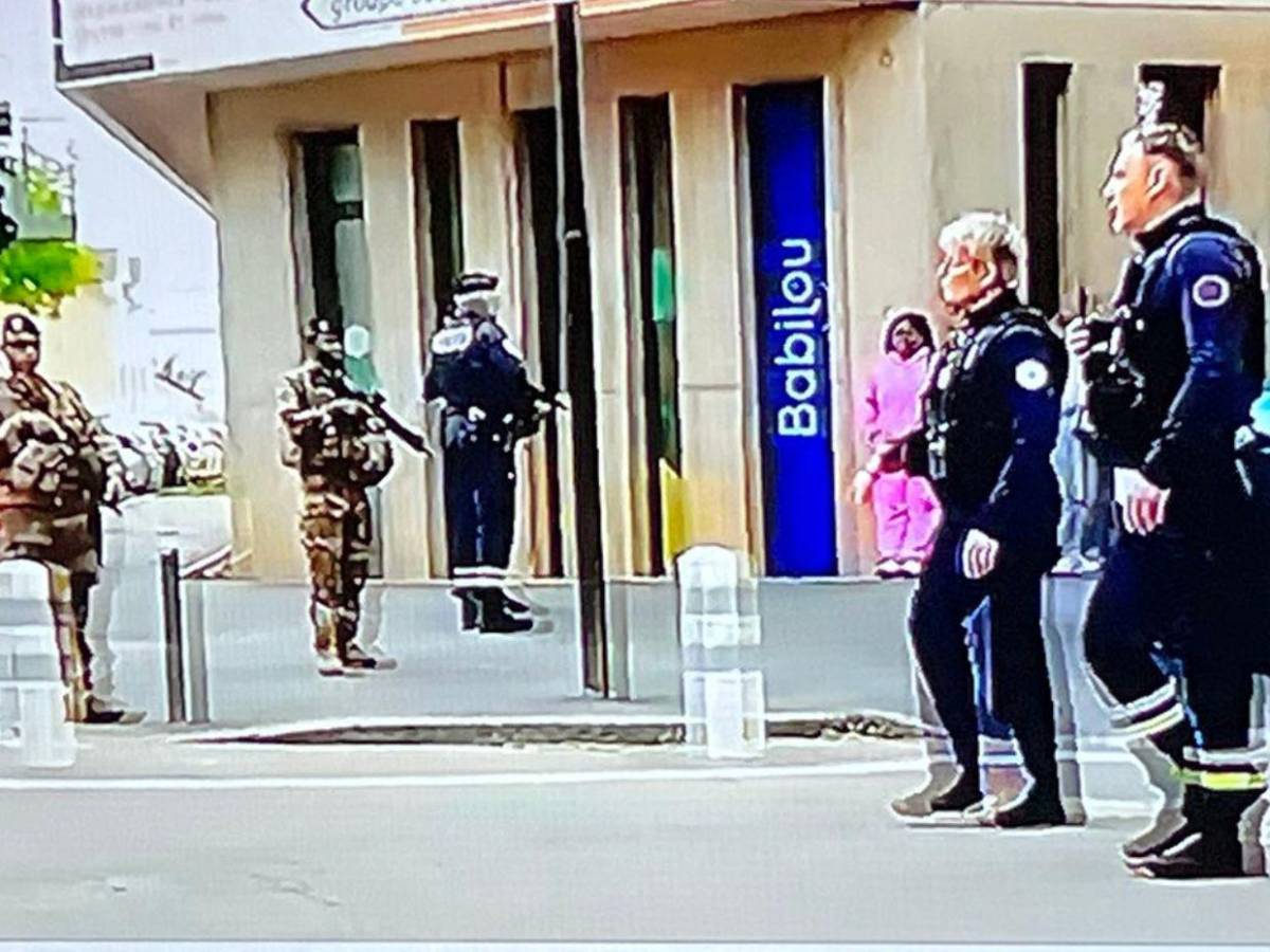 Adolescente que apuñaló a su única amiga en Francia tenía fascinación por Hitler