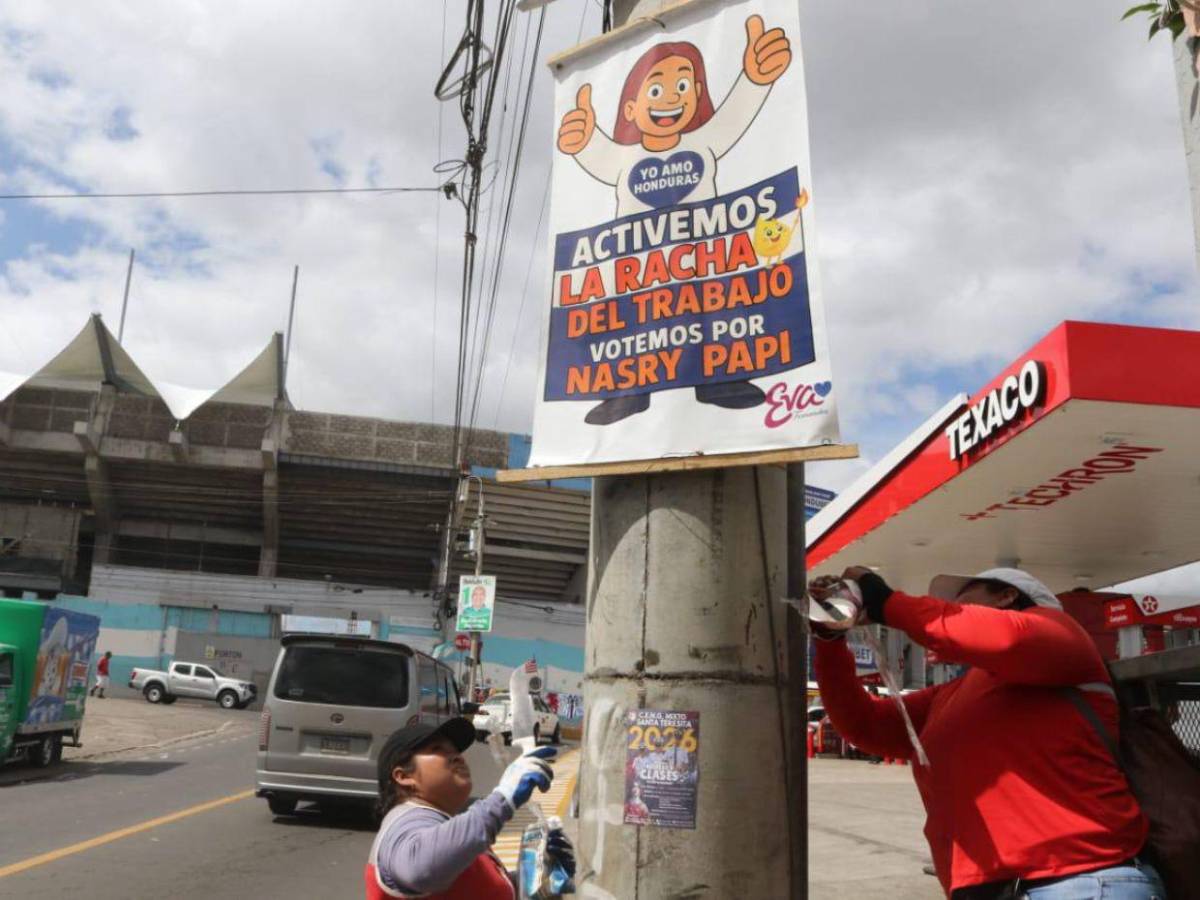 Cárteles de políticos ya están siendo retirados de las calles de la capital