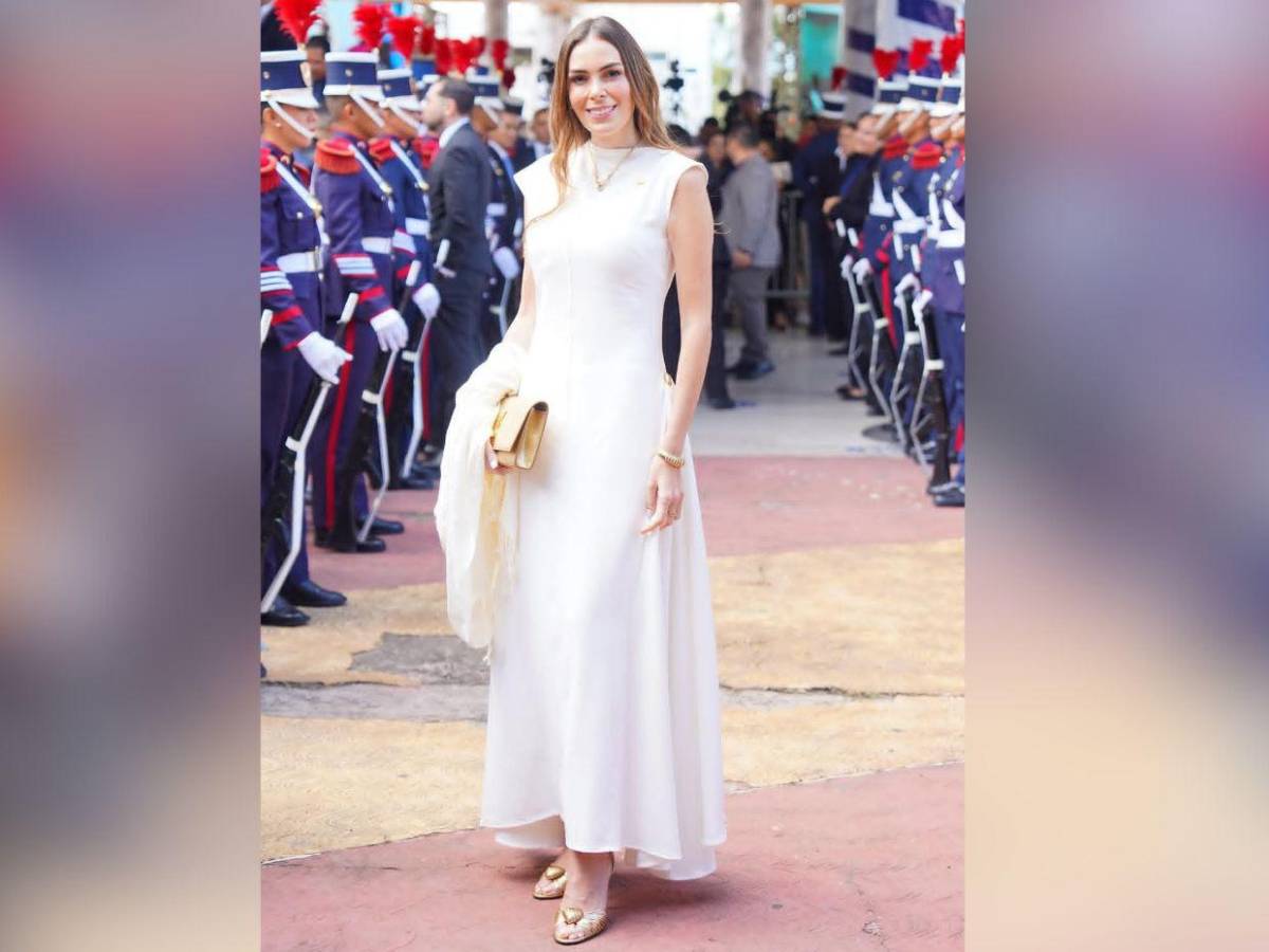 Tonos blancos y pasteles: Así vistieron las damas en la toma de posesión