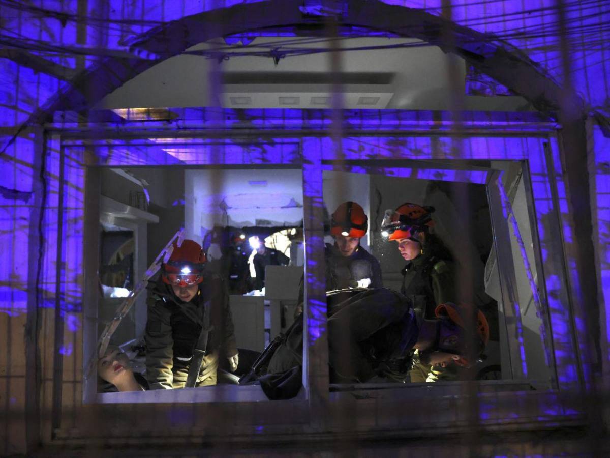 Israel al borde de la emergencia tras ataque con misiles iraníes que deja destrozos