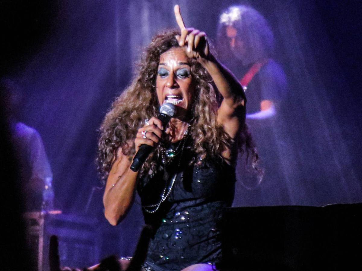 Rosario celebra 30 años de carrera con su álbum “Universo de ley” junto a otros artistas