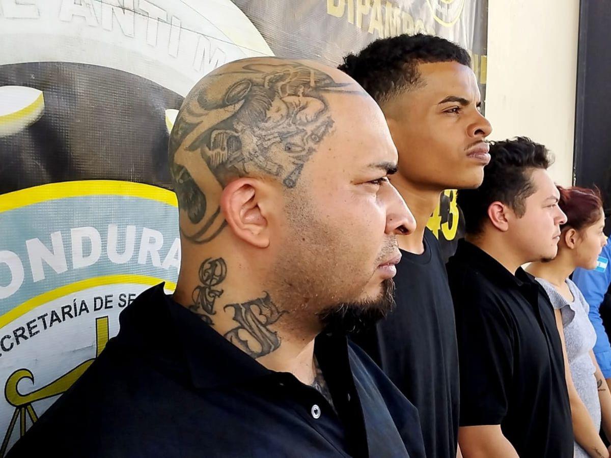 Con armas, droga y chalecos falsos: así cayeron ocho  miembros de la Pandilla 18