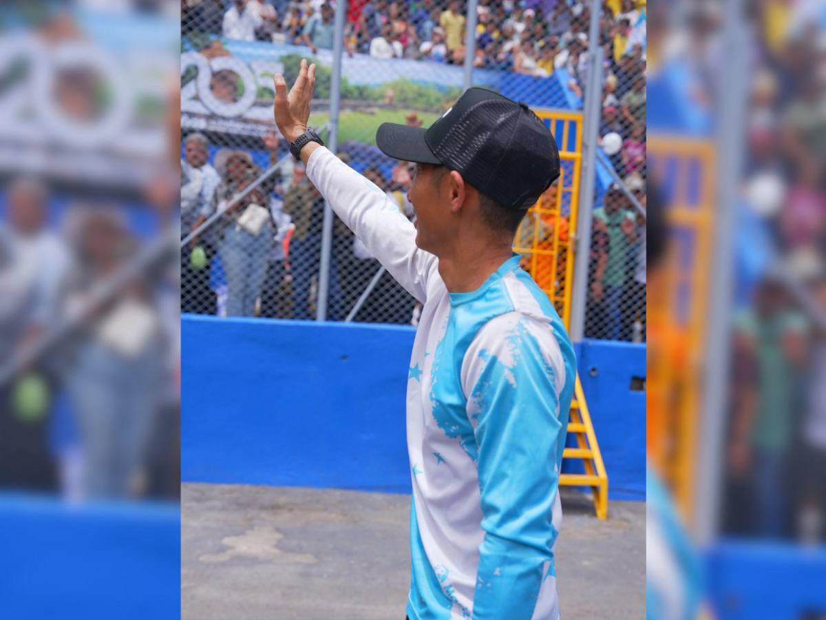 “Pasó algo que no esperábamos”: ¿Por qué le pidieron a Shin Fujiyama salir del estadio en los desfiles?