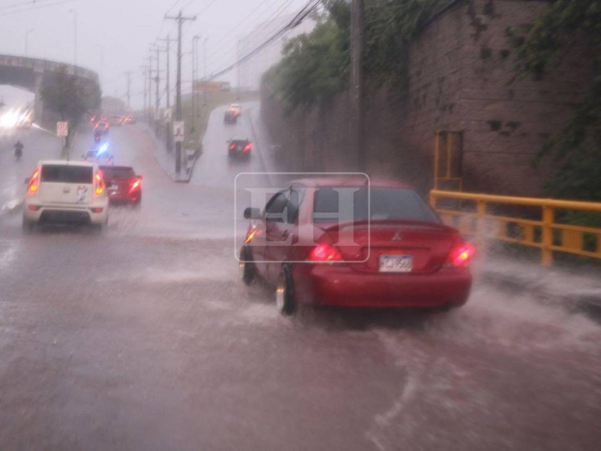 Dos ondas tropicales y una vaguada dejarán lluvias esta semana en Honduras, alerta Copeco