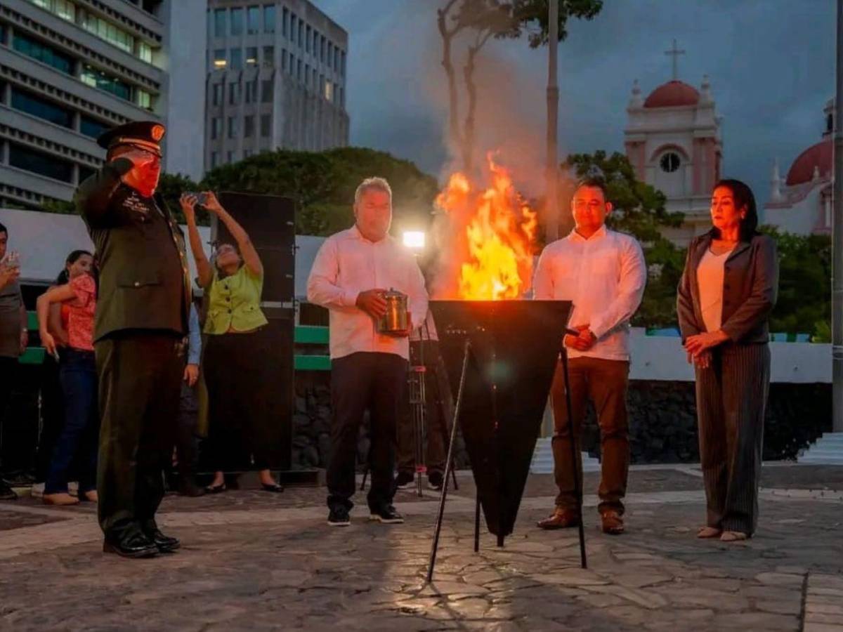 Así se rindió homenaje a la Bandera Nacional de Honduras en San Pedro Sula
