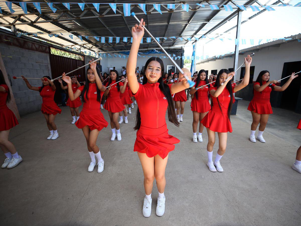 Palillonas del Instituto Abdiel, la nueva generación que enamorará en el 15 de septiembre