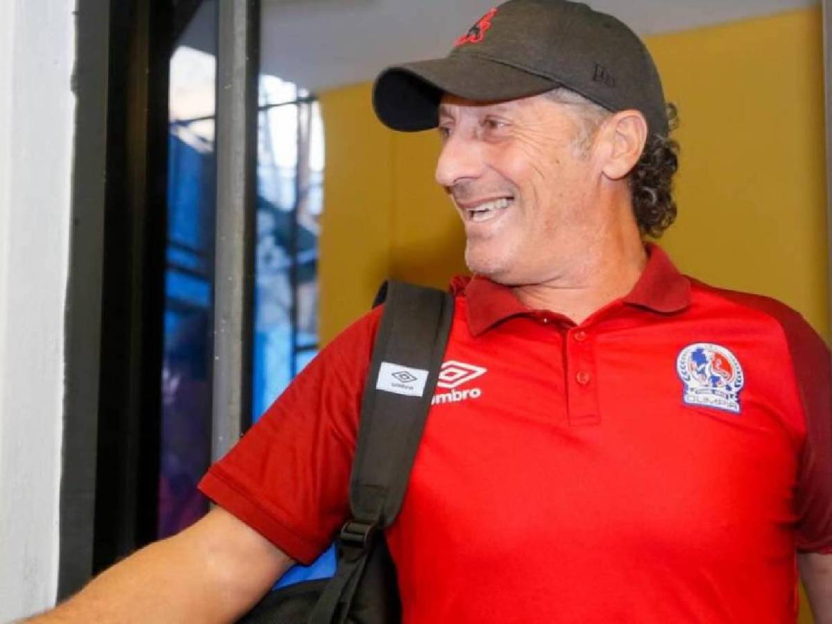 Pedro Troglio revela cábala para éxito con Olimpia: Mismo calzoncillo en todos los partidos incluido