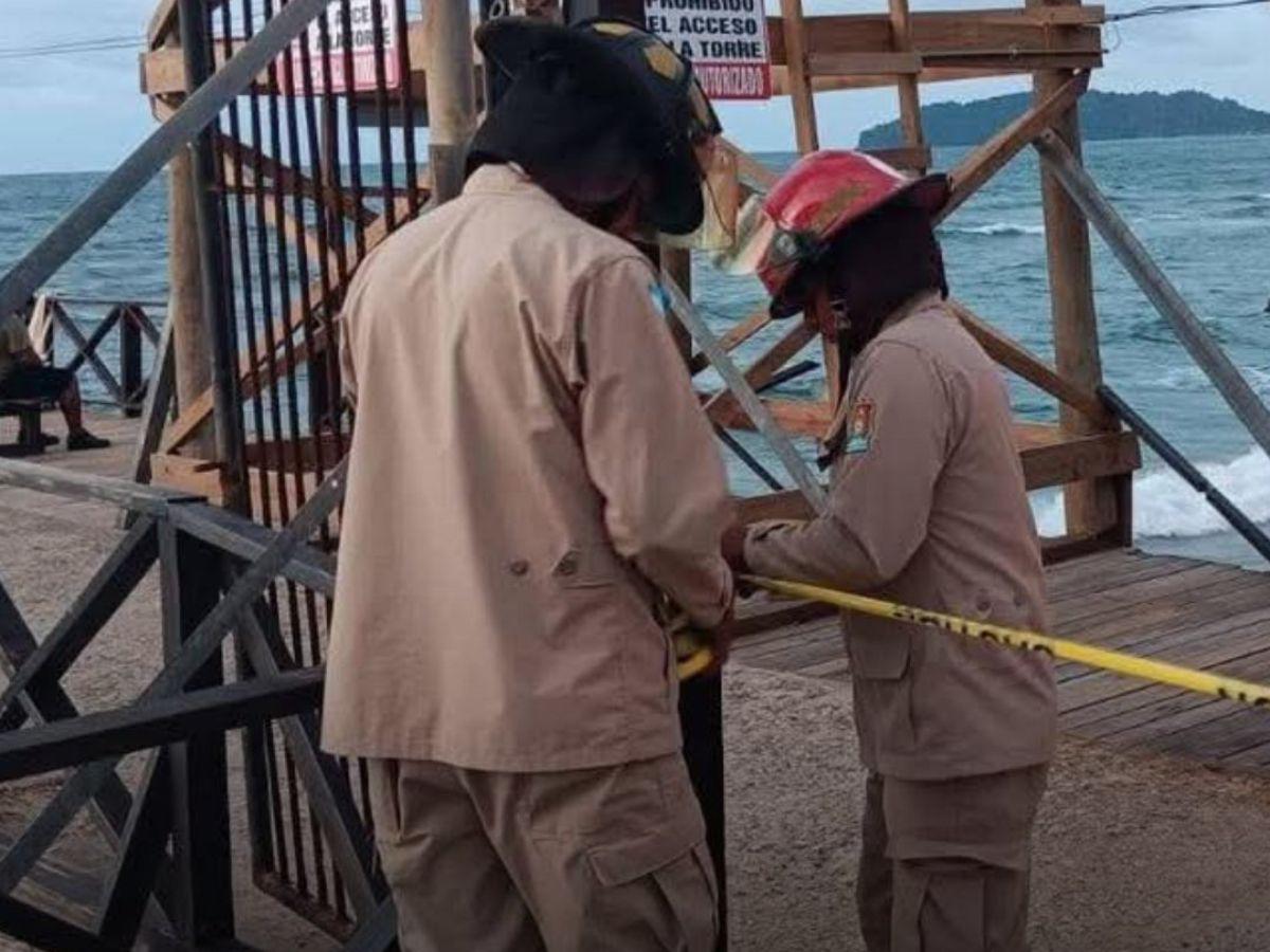 El muelle colapsó y tres personas cayeron al vacío: así ocurrió el incidente en Tela