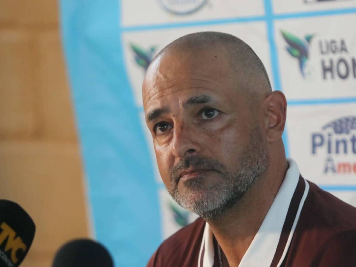 ¿Por qué el técnico Eduardo Espinel no da la cara en las conferencias del Olimpia?