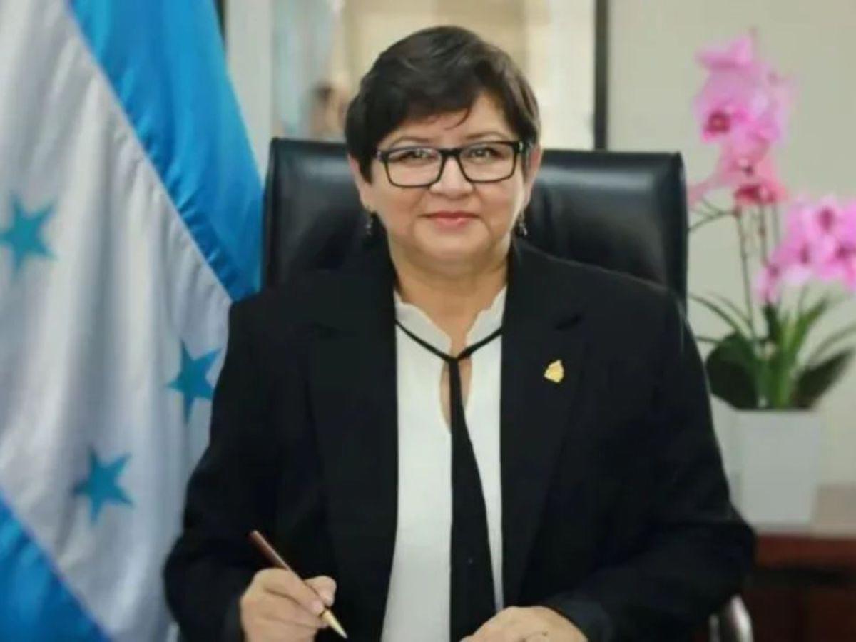 Jugoso sueldo: ¿De cuánto es el salario que se recetó Carla Paredes en su nueva plaza?