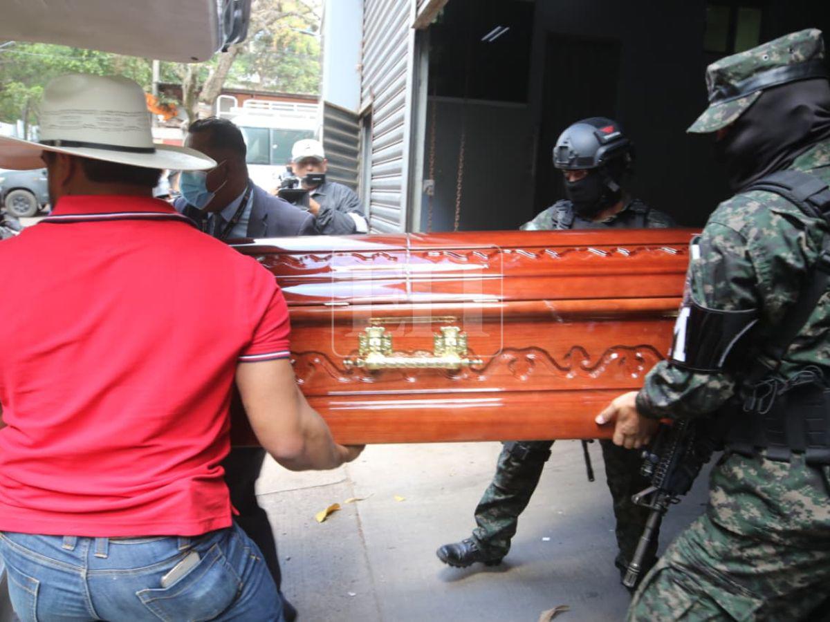 “Hoy cayó un compañero: así retiraron el cuerpo del militar asesinado en la Villa Unión