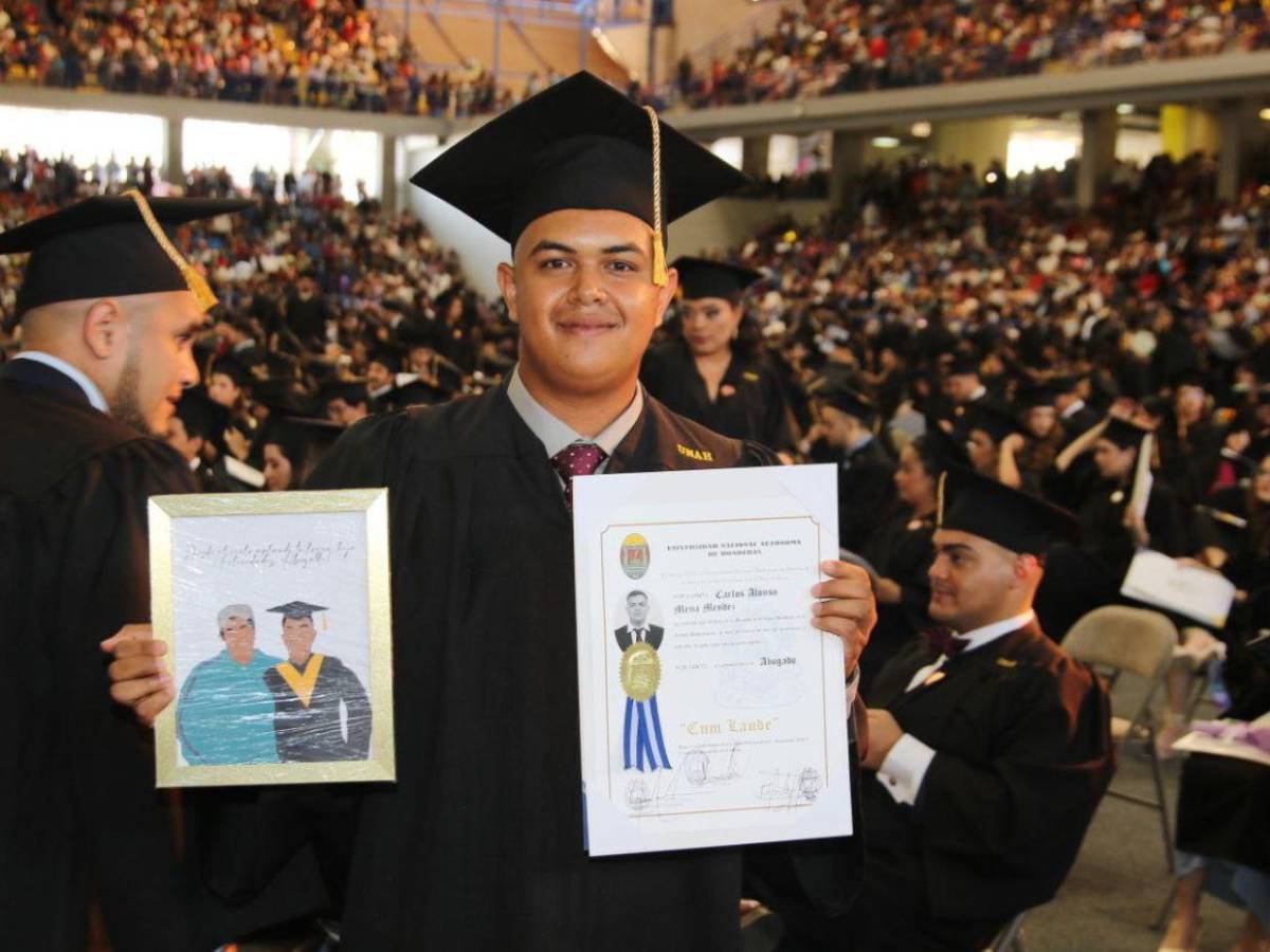 La UNAH celebra graduaciones de nuevos profesionales para Honduras