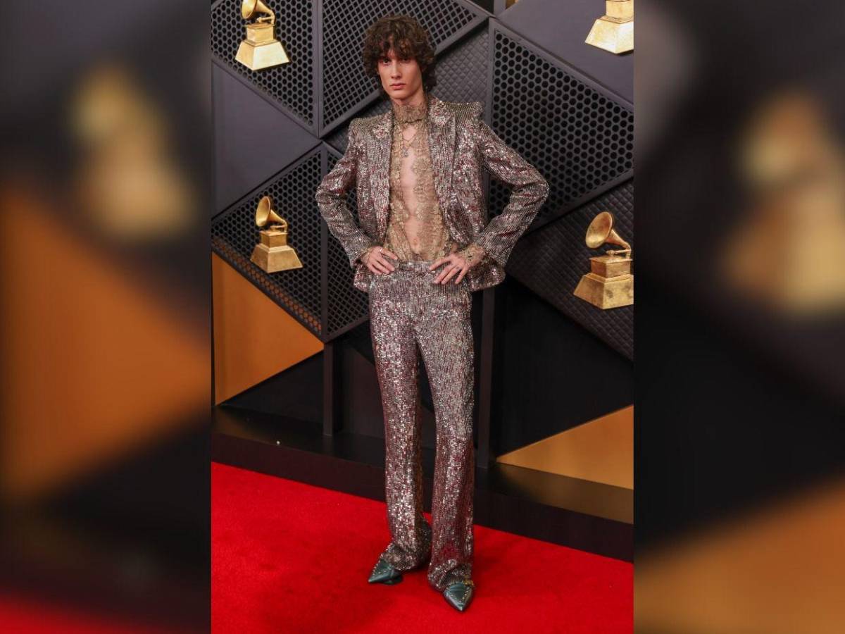 Plumas, transparencias y brillos: los protagonistas de la alfombra roja de los Grammys 2026