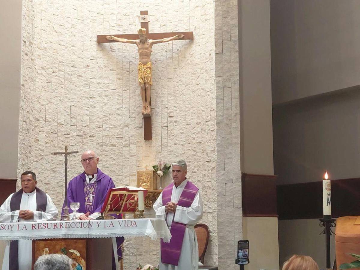 José Vicente Nácher preside misa exequial por monseñor Teodoro Gómez en España