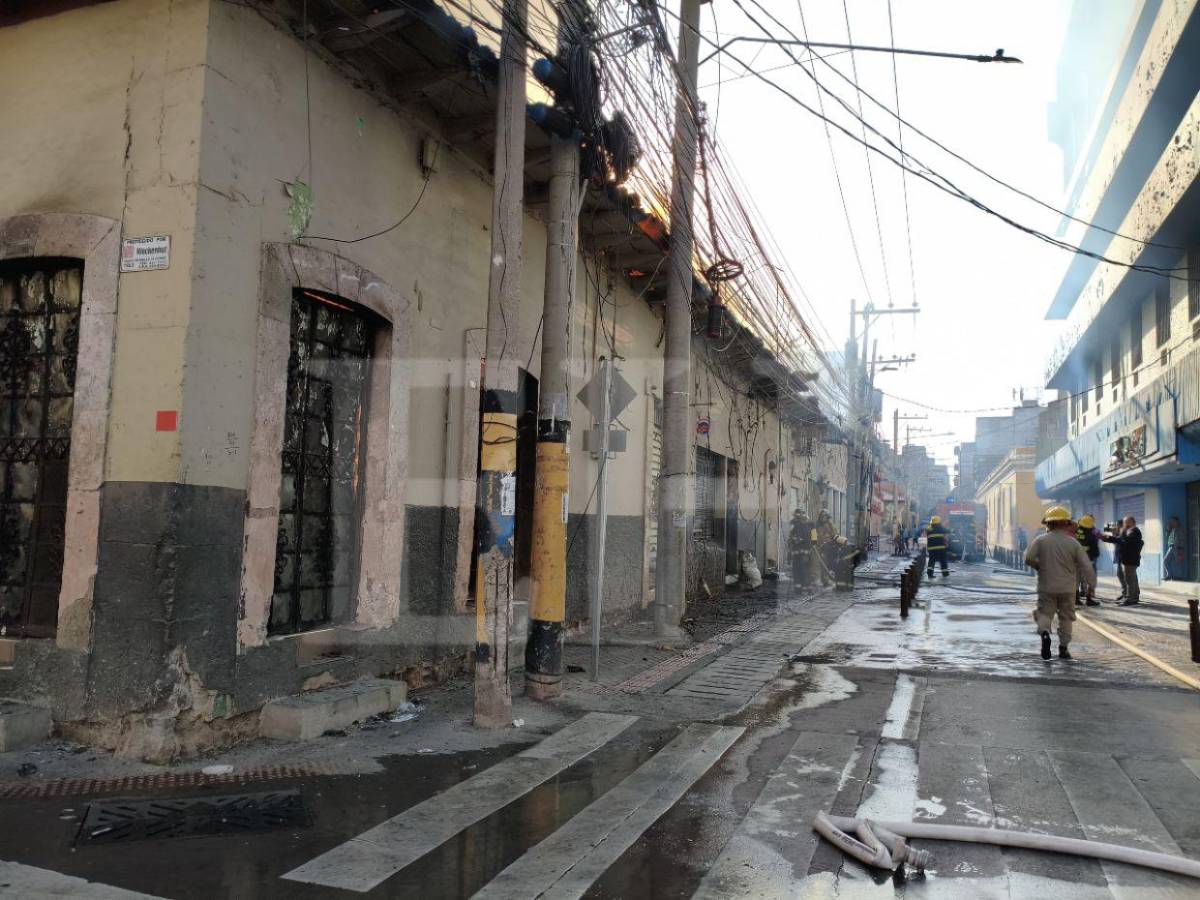 Más de 60 años de historia consumidos en 3 horas: así lucía el popular Chinda Díaz