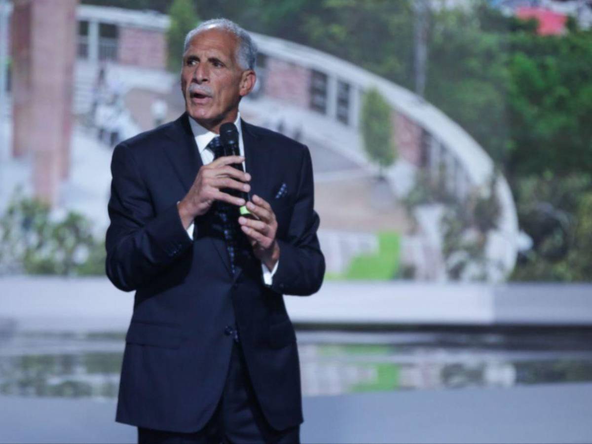 ¿Por qué Nasry Asfura asumirá la presidencia en el Congreso y no en el Estadio Nacional?